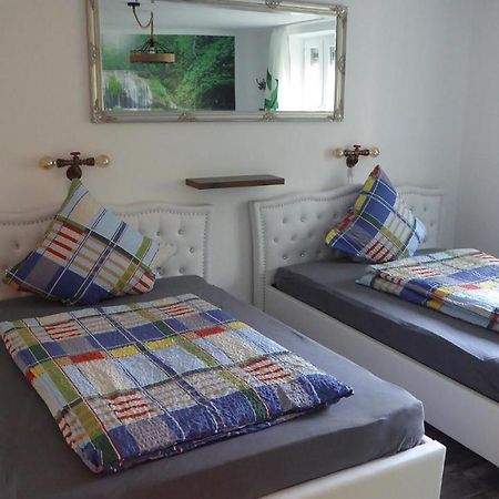 Ferienwohnung Jungle Adventure 군즈부르크 외부 사진